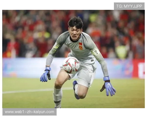 海港门将颜骏凌多次神扑救主 严寒客场力保球门不失